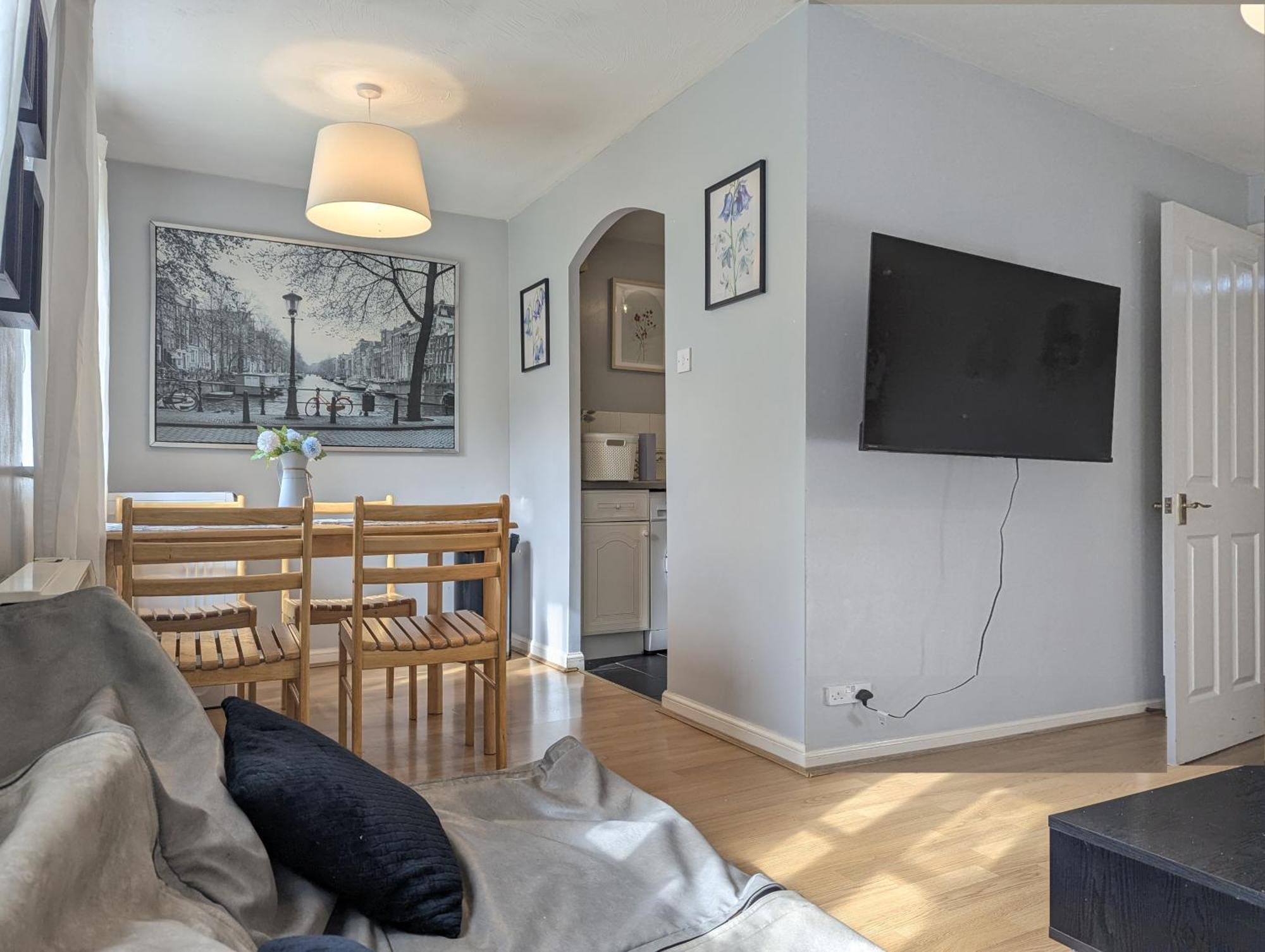 Vintage 2-bed Centre Gem Free Parking Apartment Liverpool