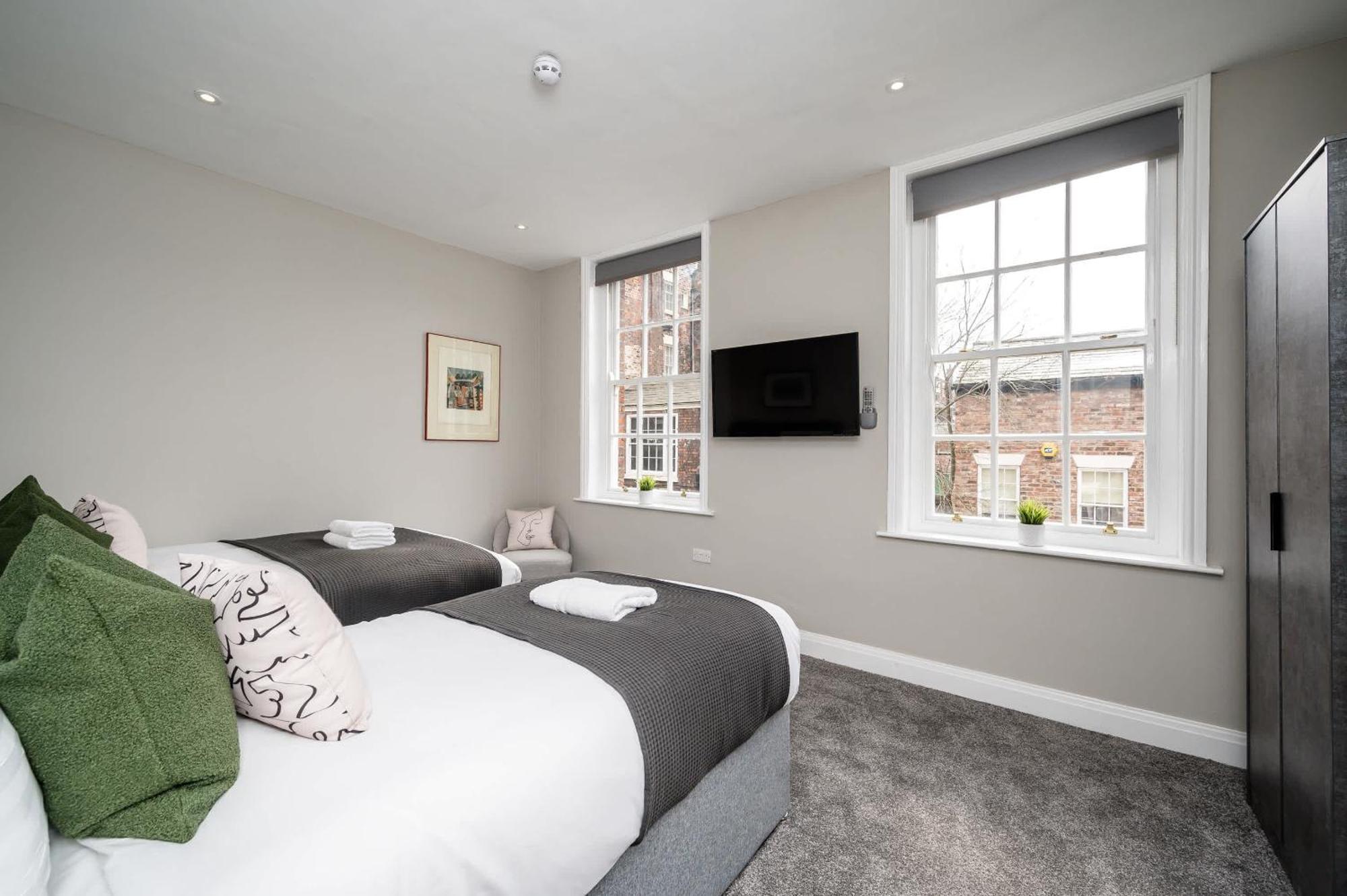 Lennon's Place Sleeping 5 Guests Liverpool
