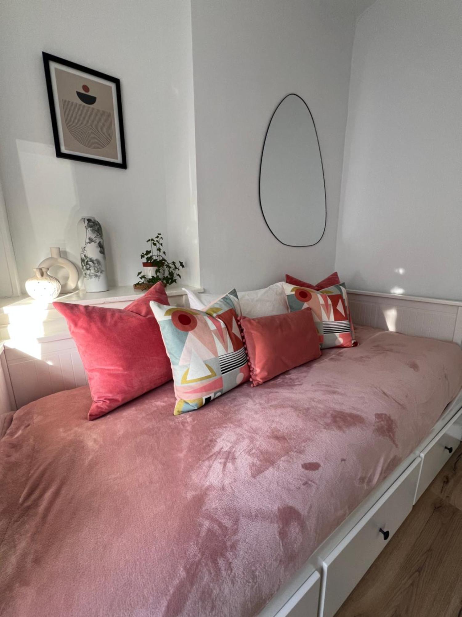 2025 Award Winner Peach House - 4 Bedrooms