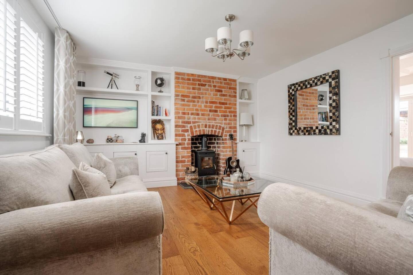 Historic Retreat With Large Garden Free Parking Farm stay Liverpool