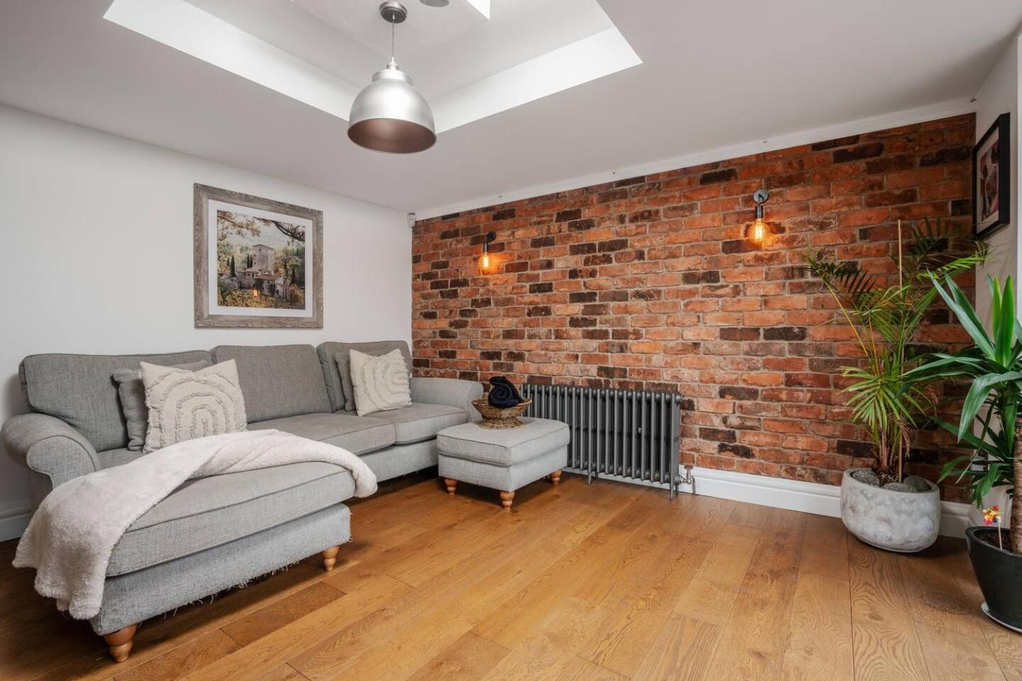 Farm stay Historic Retreat With Large Garden Free Parking