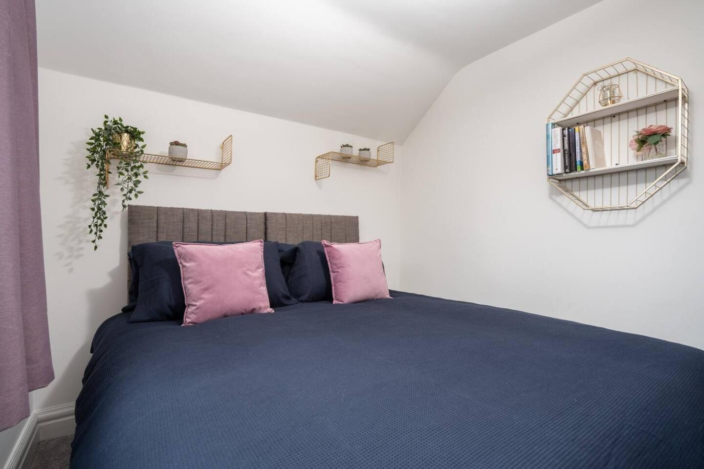Farm stay Historic Retreat With Large Garden Free Parking