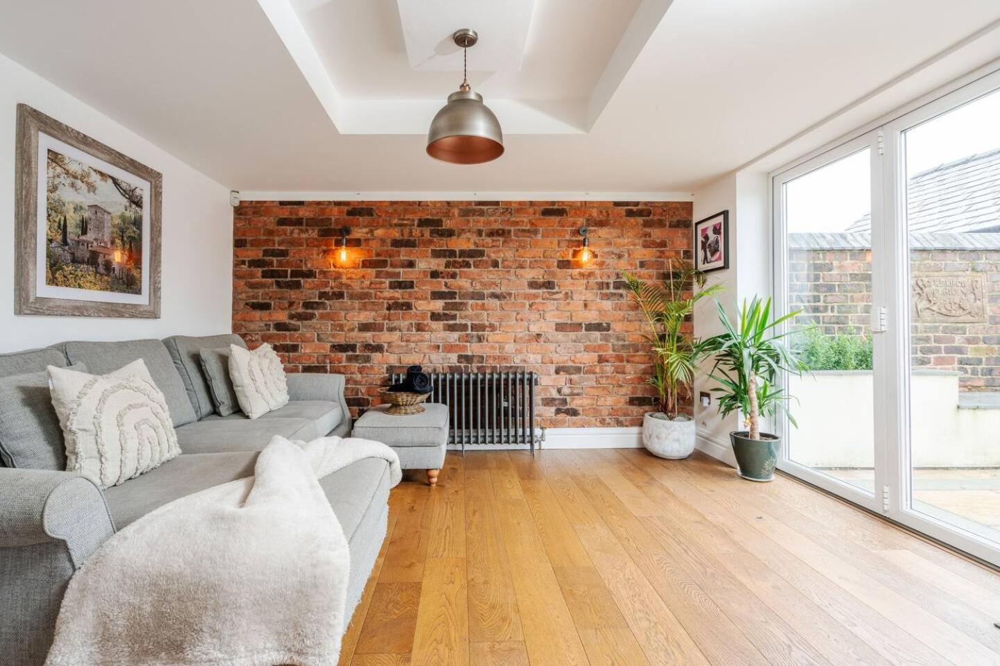 Historic Retreat With Large Garden Free Parking * Liverpool