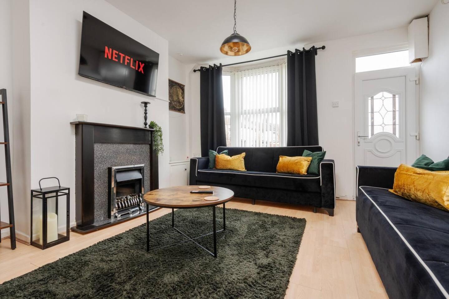 Perfect Football Near Lfc Ground Holiday home