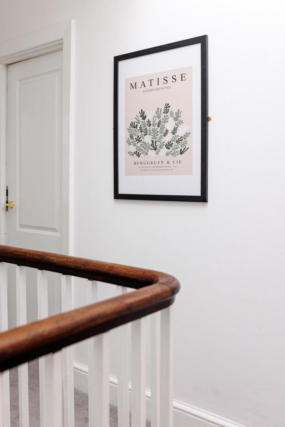 Flatzy - Centre Mansion 2, Sleeps 22, 4 Baths Holiday home *