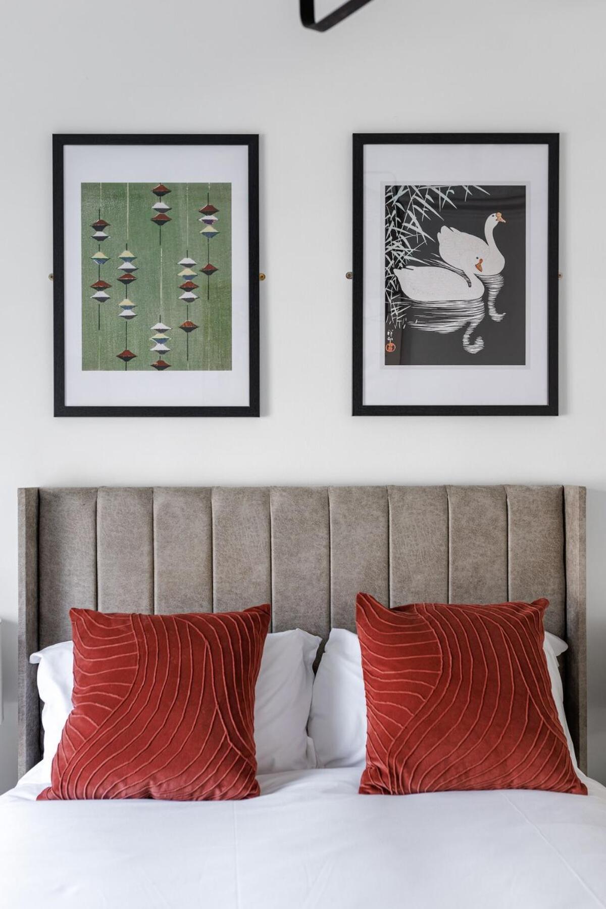 Flatzy - Centre Mansion 2, Sleeps 22, 4 Baths *