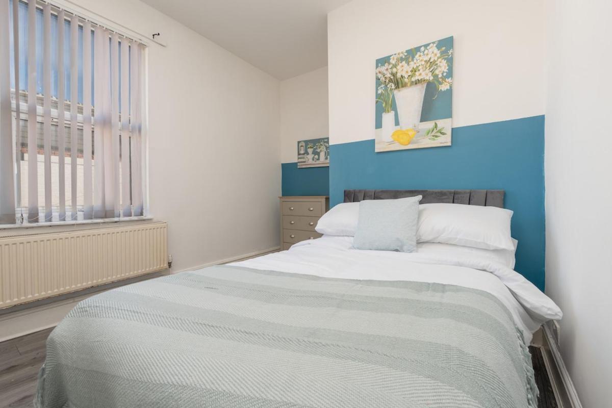 Contractor Long Saving Holiday home