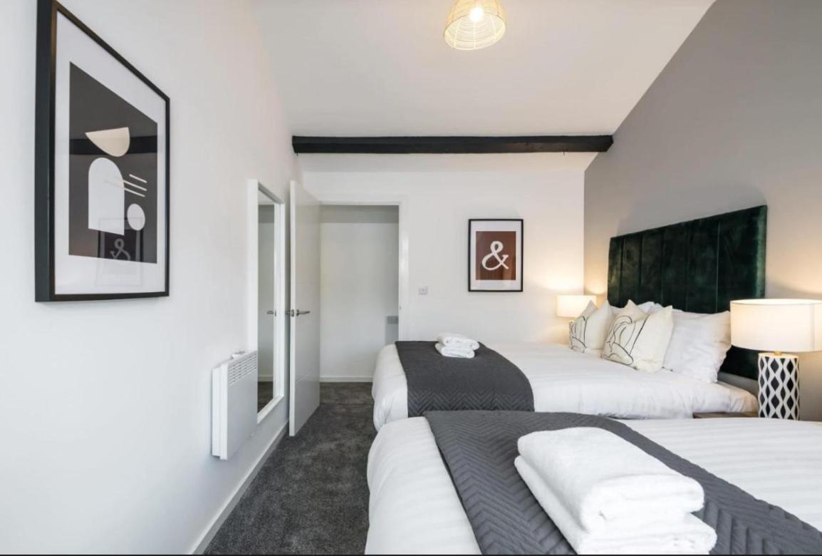 91 Roscoe By Elite * Liverpool