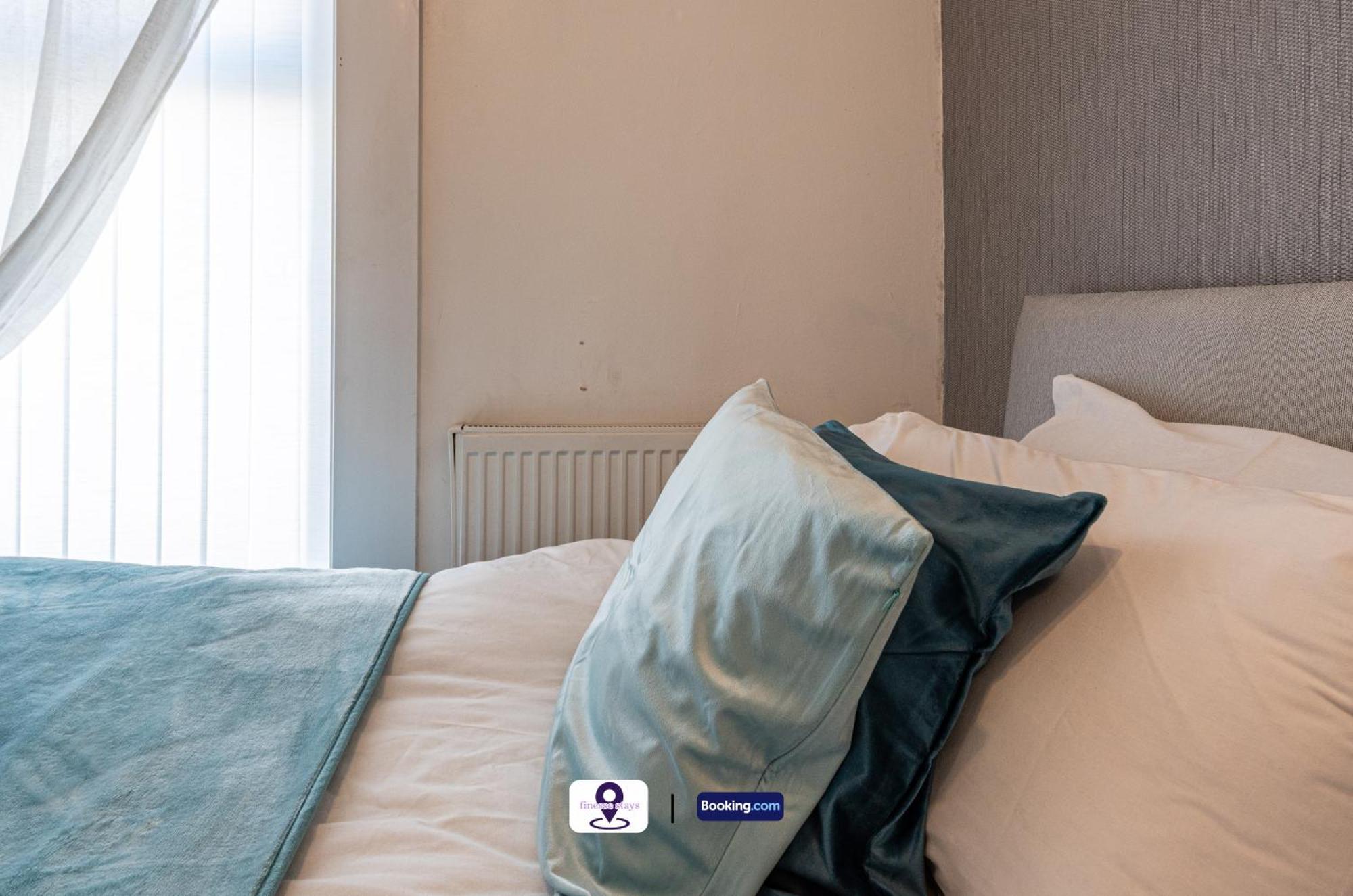 Last-minute Specials L Premium Offers L 4bdr House By Finesse Short Lets & Serviced With Free Wifi Holiday home Liverpool