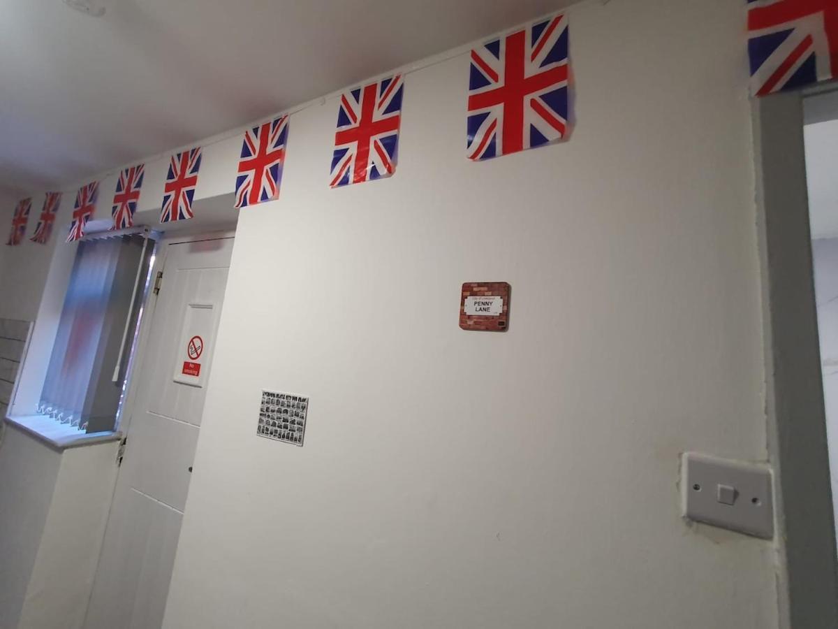 Holiday home Let It Retreat , Anfield, Beatles Themed *