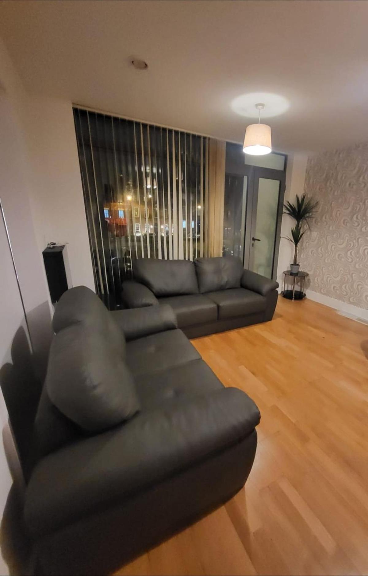 2 Bedroom - Henry St Apartment *