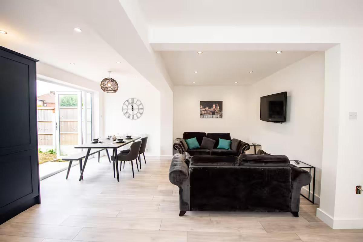 Spacious 3-bed By Beatles Attractions & Transport Liverpool