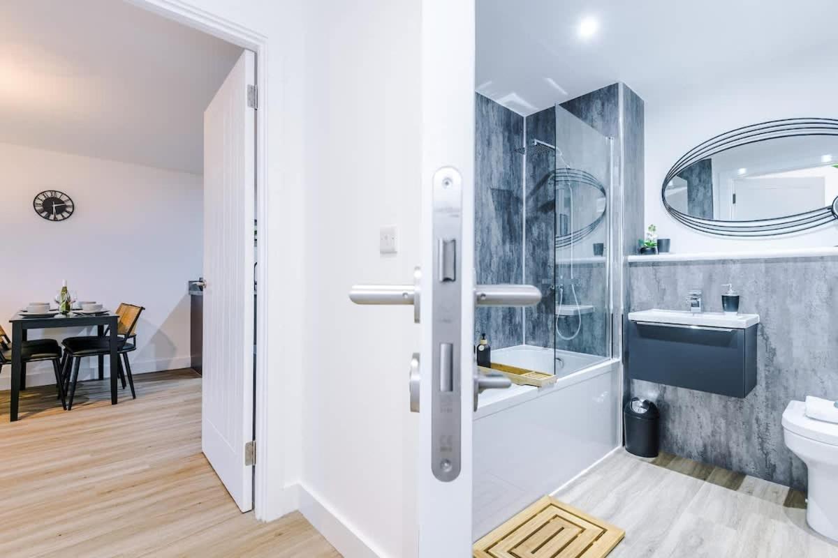 Prestige Point - Flat With Free Parking *