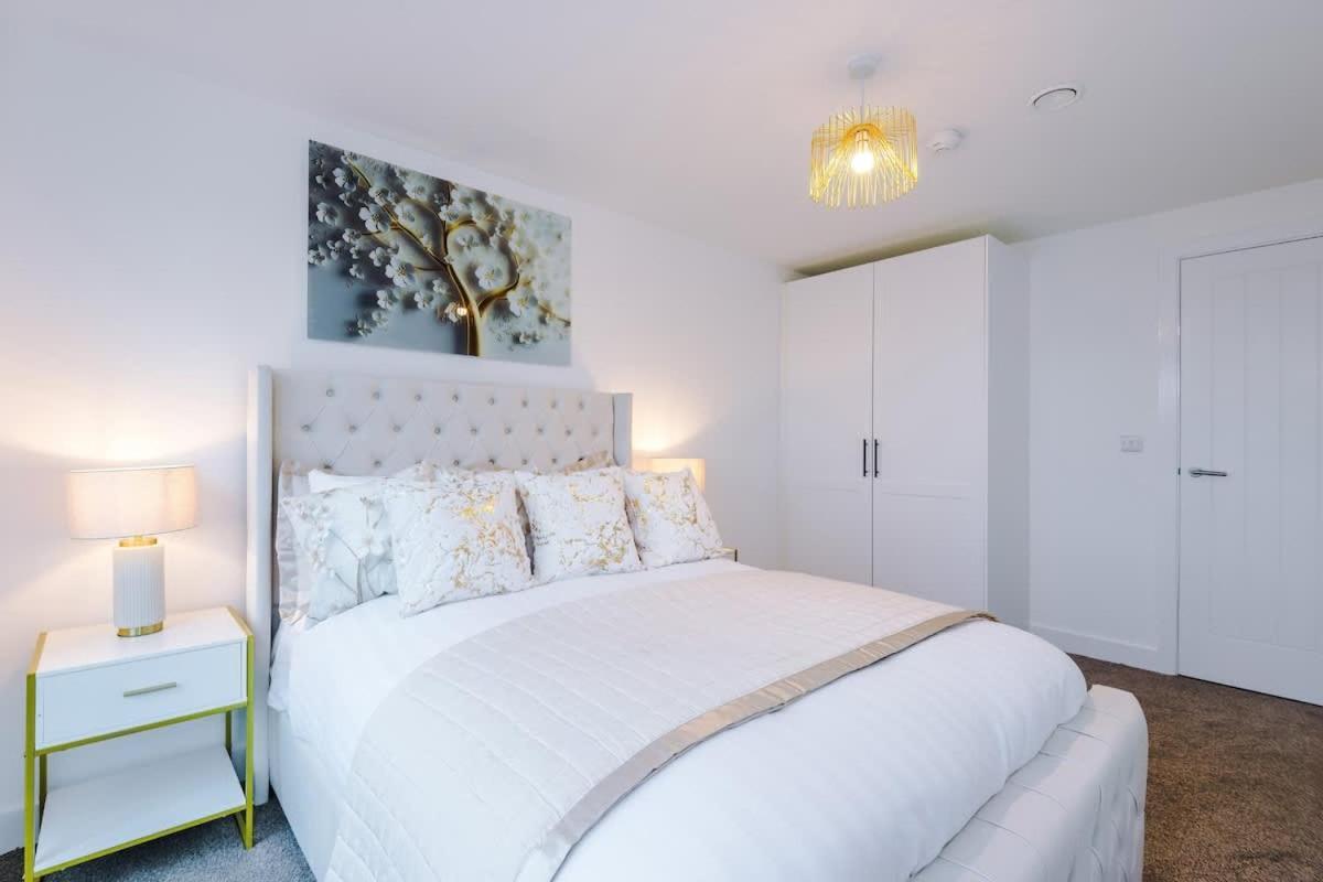 Prestige Point - Flat With Free Parking * Liverpool