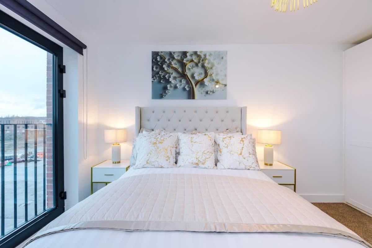 Prestige Point - Flat With Free Parking * Liverpool