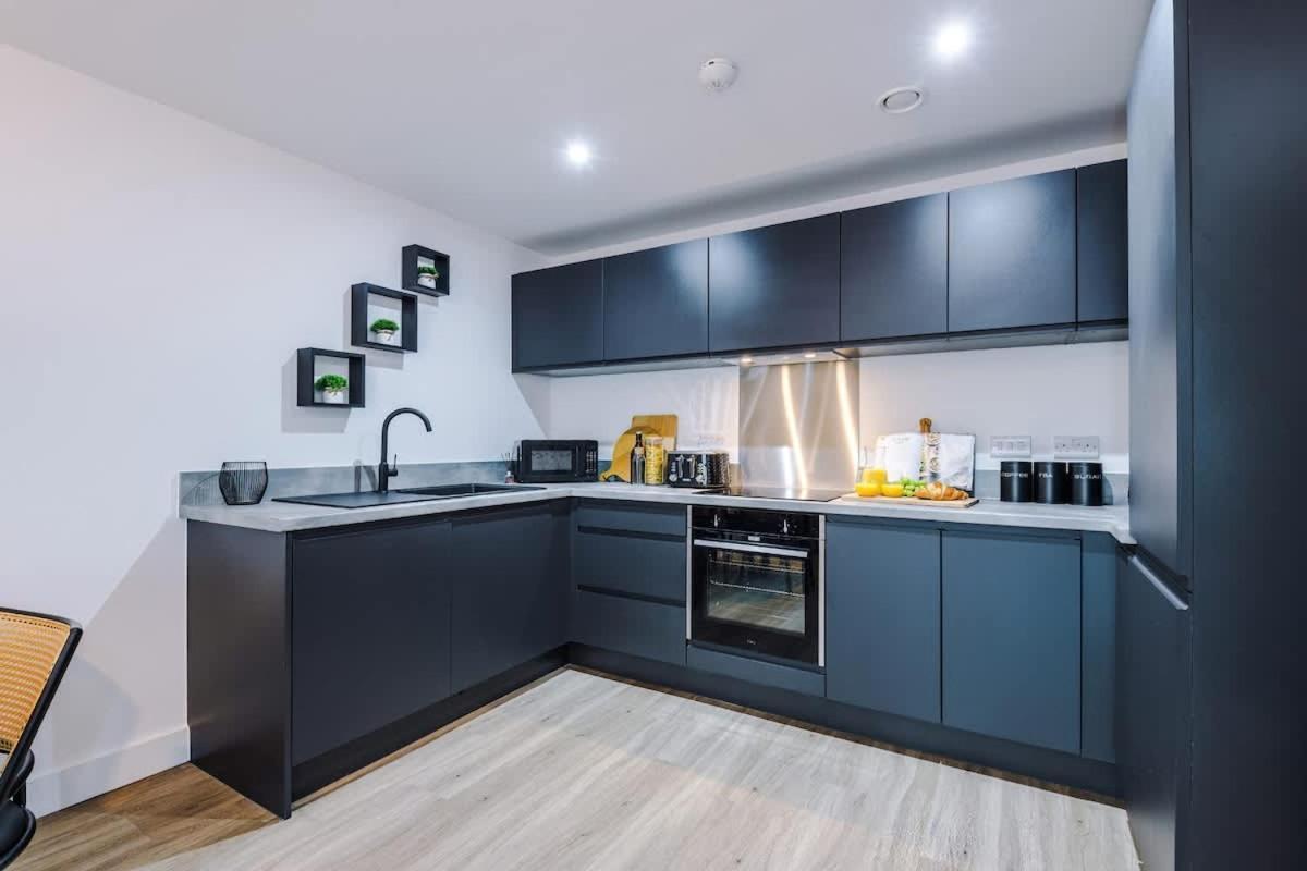 Prestige Point - Flat With Free Parking * Liverpool