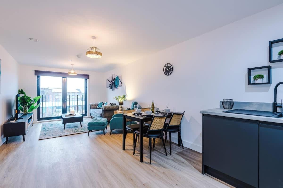 Prestige Point - Flat With Free Parking Apartment *