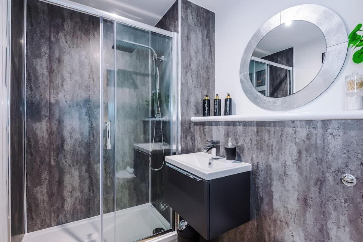 Prestige Point - Flat With Free Parking Apartment Liverpool