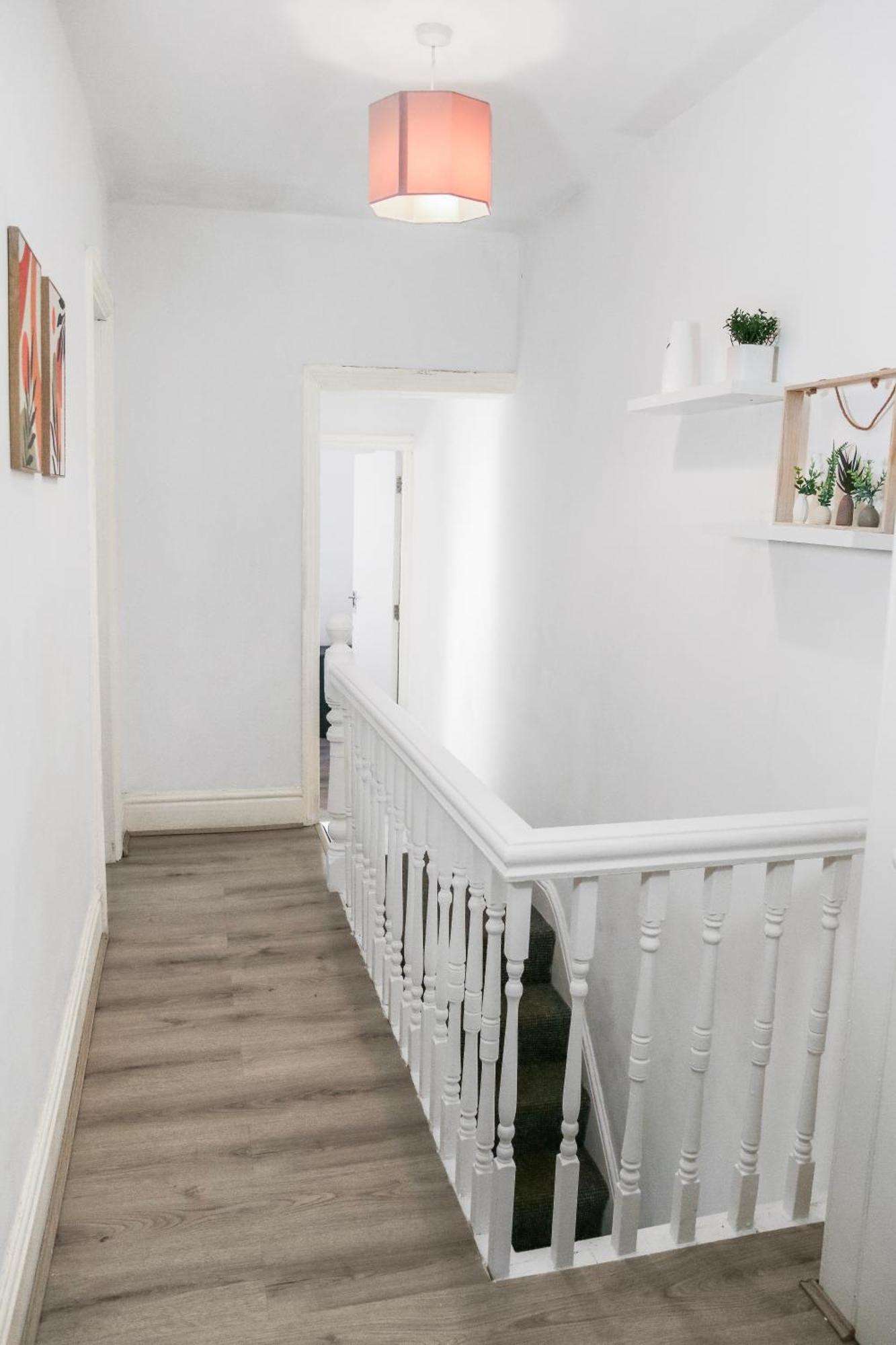 Entire For Large Groups, Families, Contractors * Liverpool