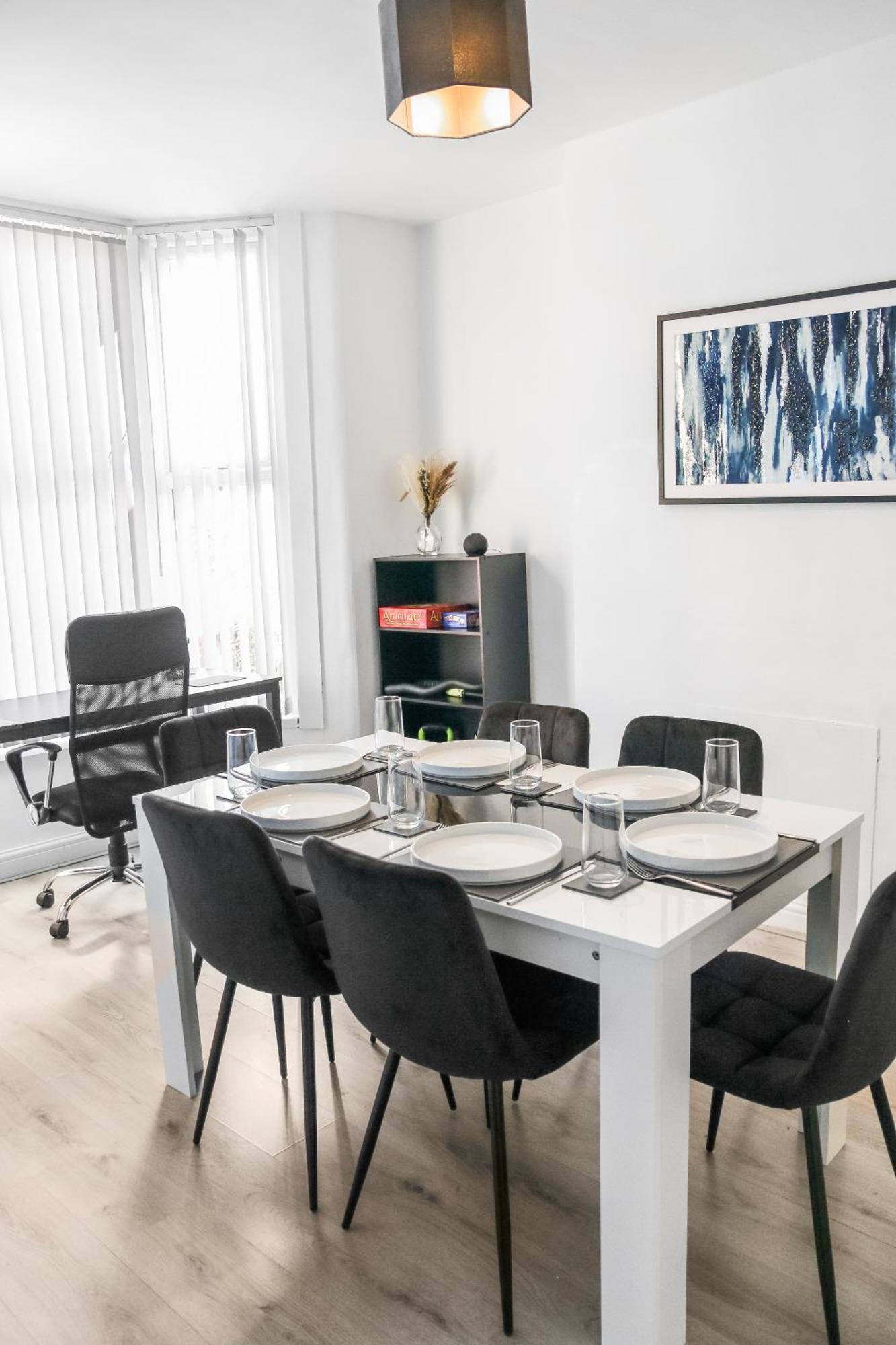 Entire For Large Groups, Families, Contractors Liverpool