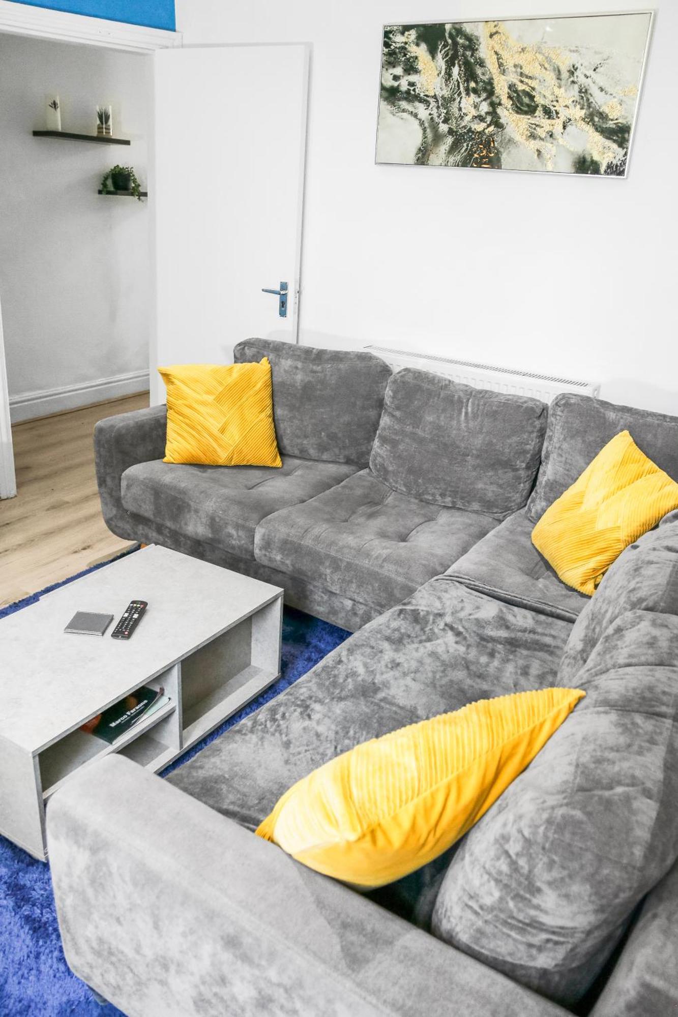 Entire For Large Groups, Families, Contractors Holiday home *