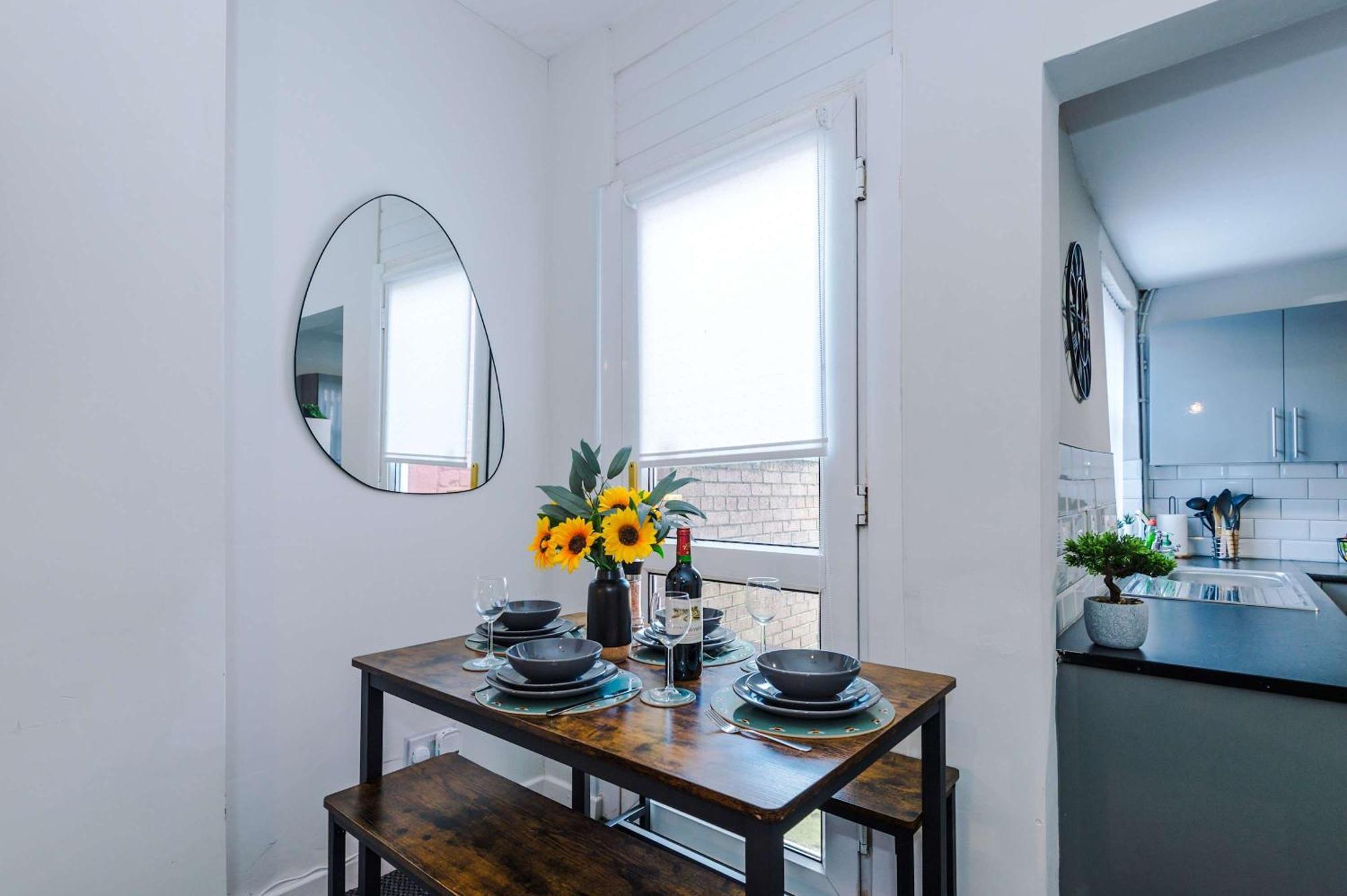 Great 3-bed By 53 Degrees Property, Great For Groups & Business! *