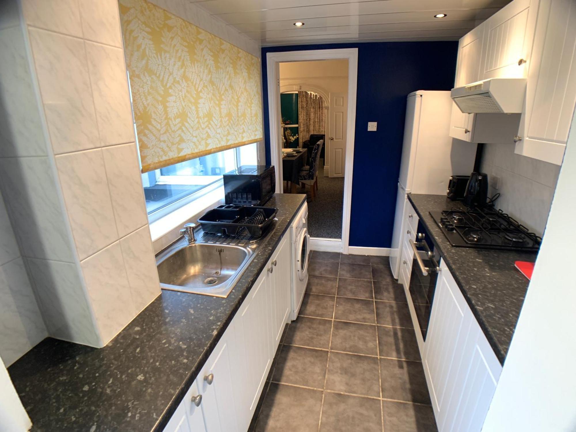 Whole Cosy House With Parking Holiday home *
