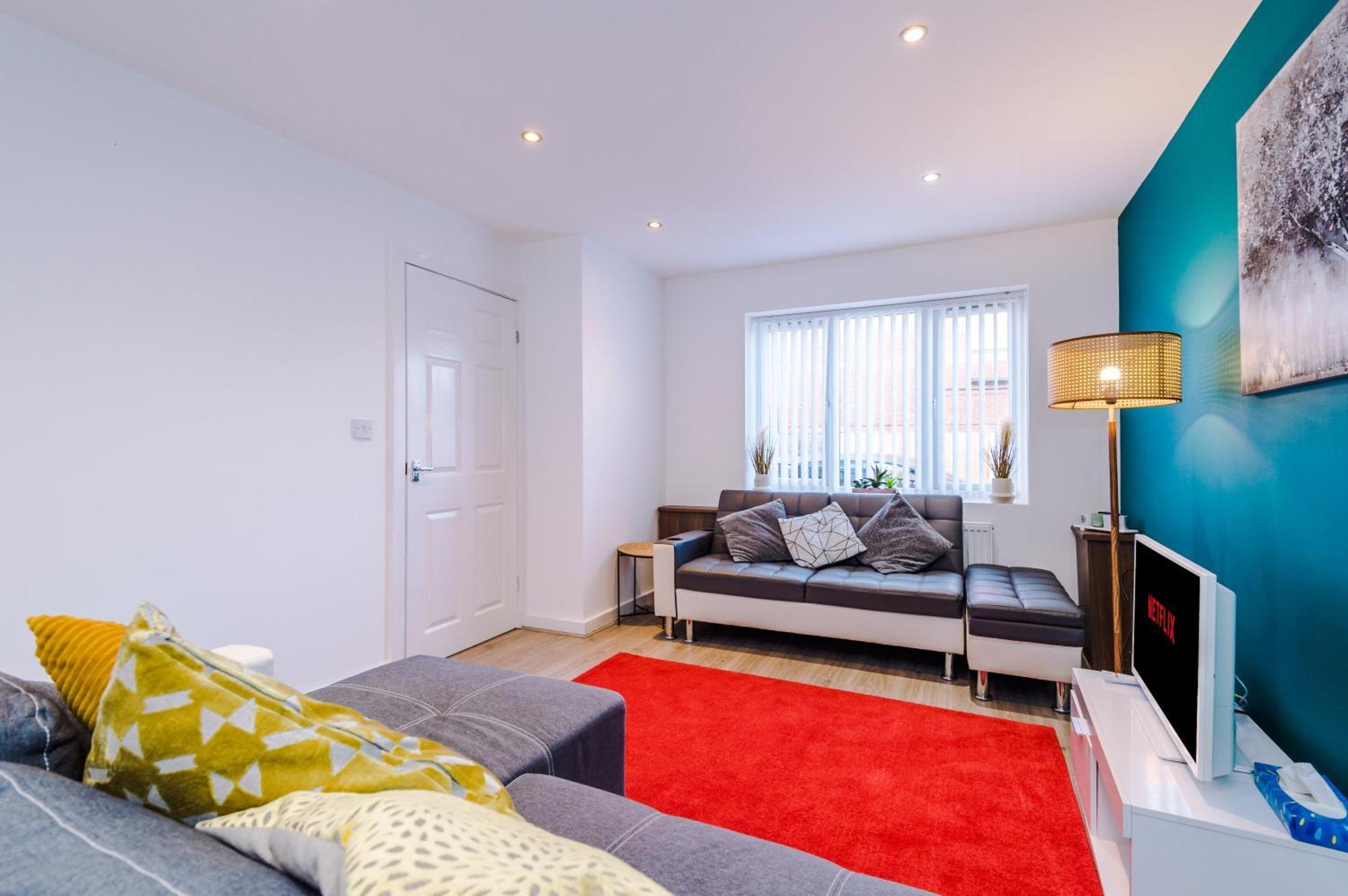 3 Bed-sleeps 5-garden-parking *