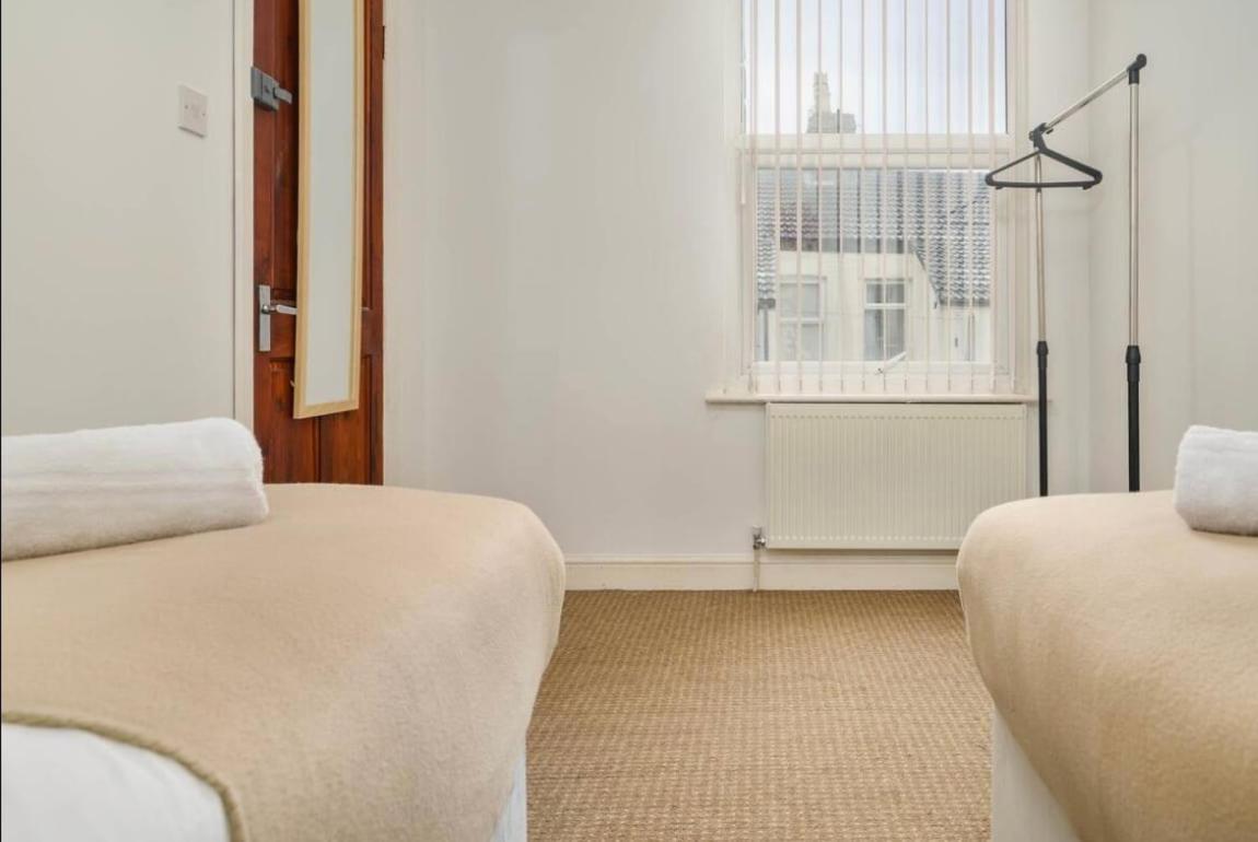 New 6-Bed House Close To Anfield Stadium & City Holiday home Liverpool