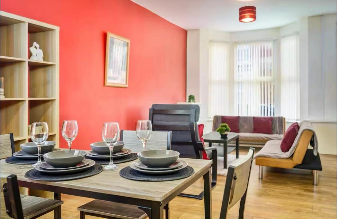 New 6-Bed House Close To Anfield Stadium & City Holiday home *