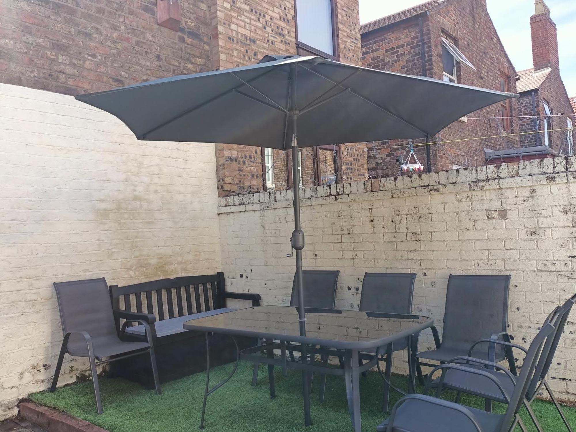 Lovely 4 Bedroom In Anfield - Near Stadium, Centre, Sleeps 18 Holiday home