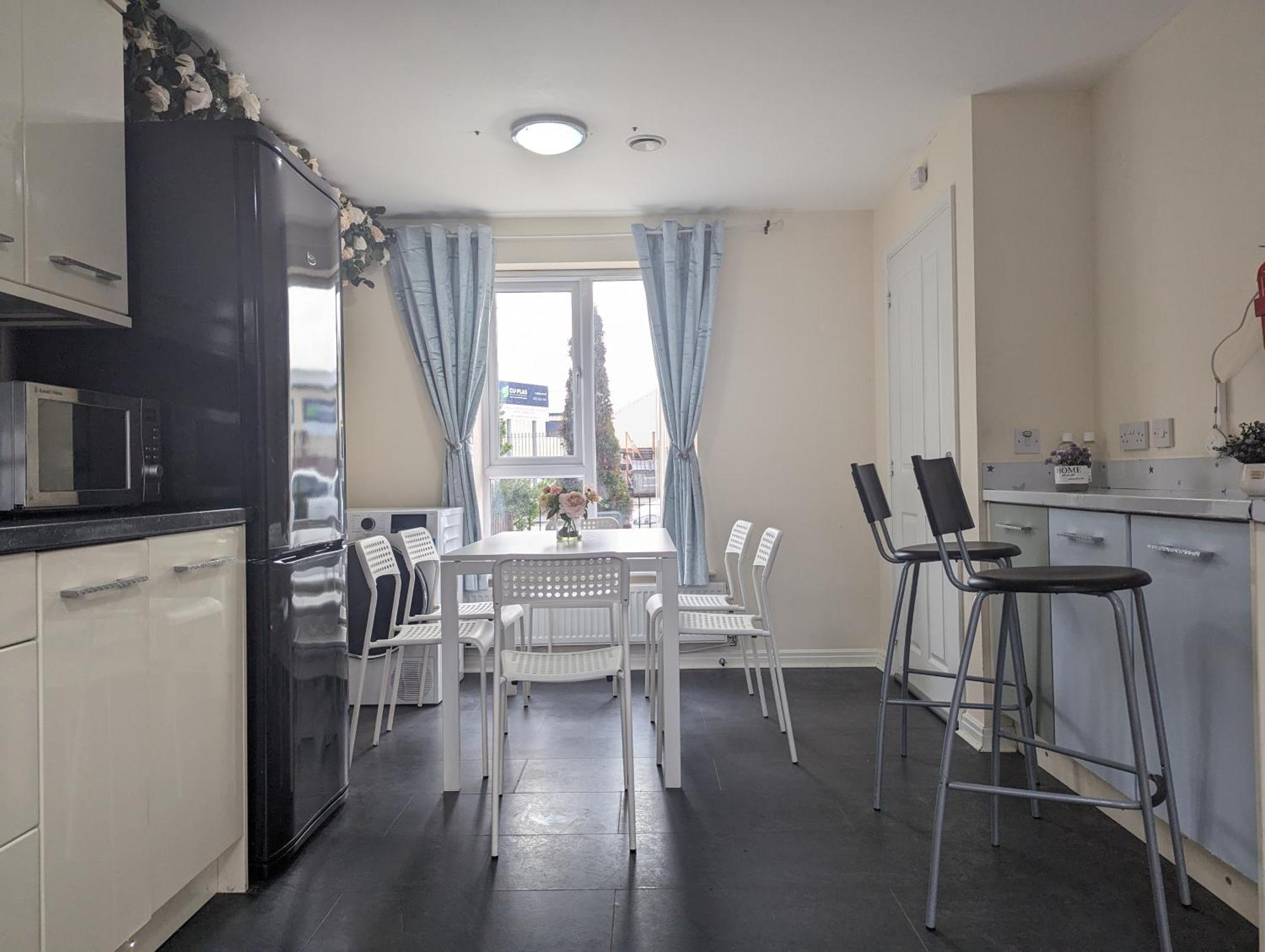 Guest Near Centre Anfield Free Parking Liverpool
