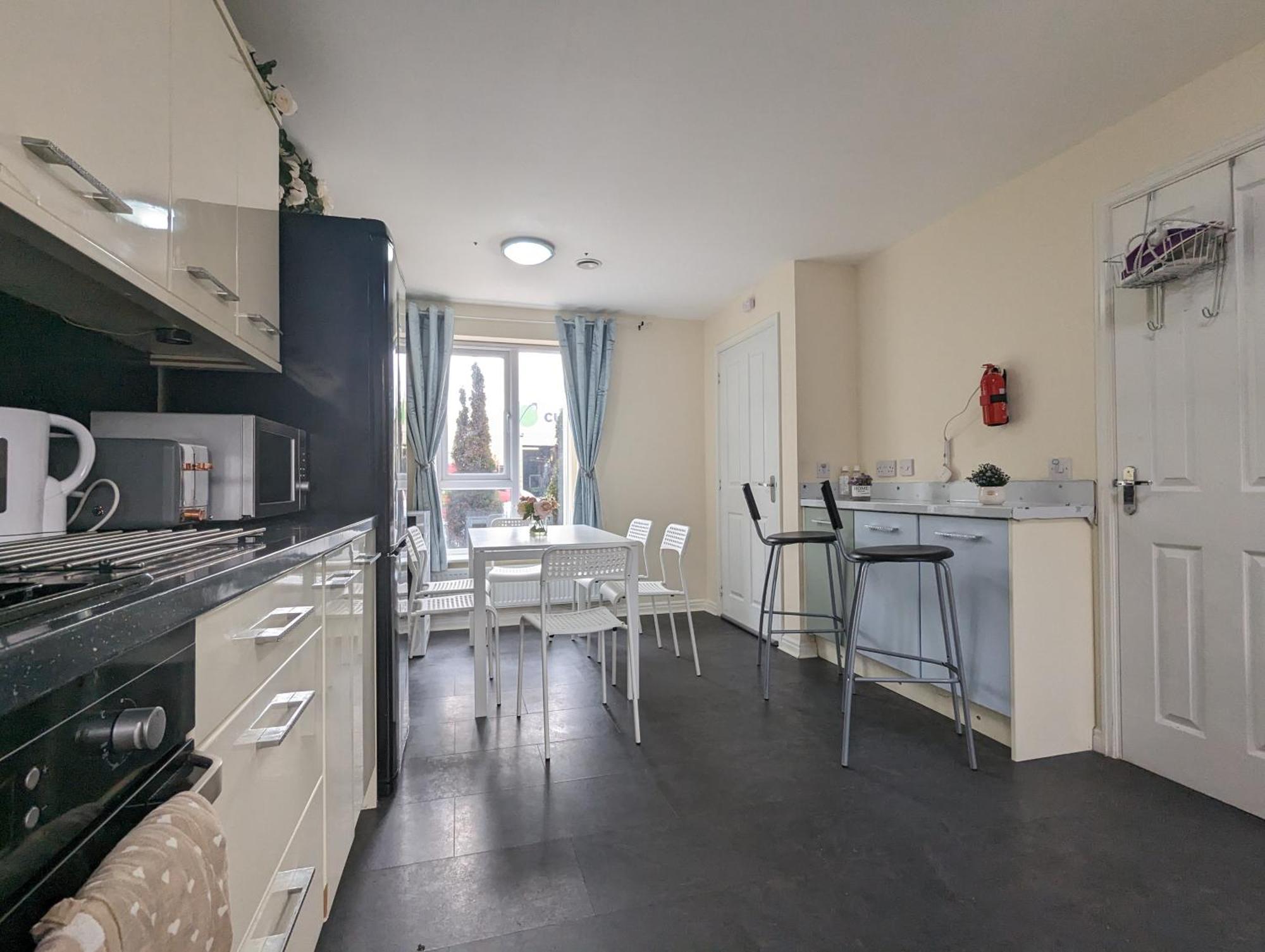 Guest Near Centre Anfield Free Parking Holiday home