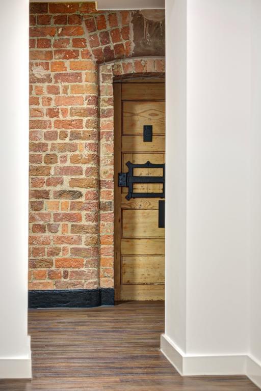 Caro Short Main Bridewell