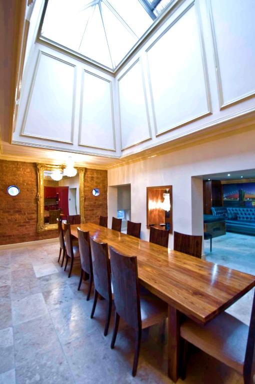 Signature Living Bold Street Aparthotel 3*
