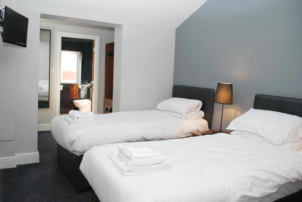Hotel The 2*