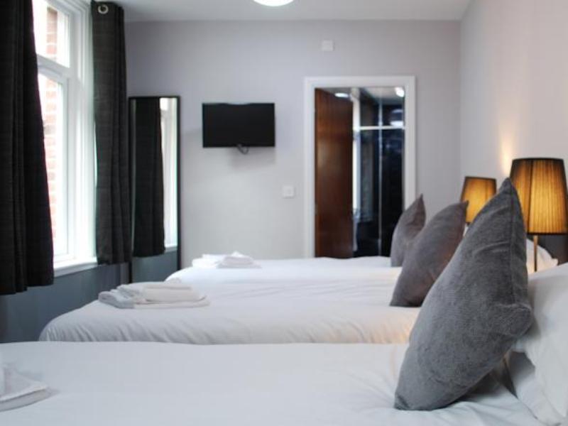 Hotel The 2*