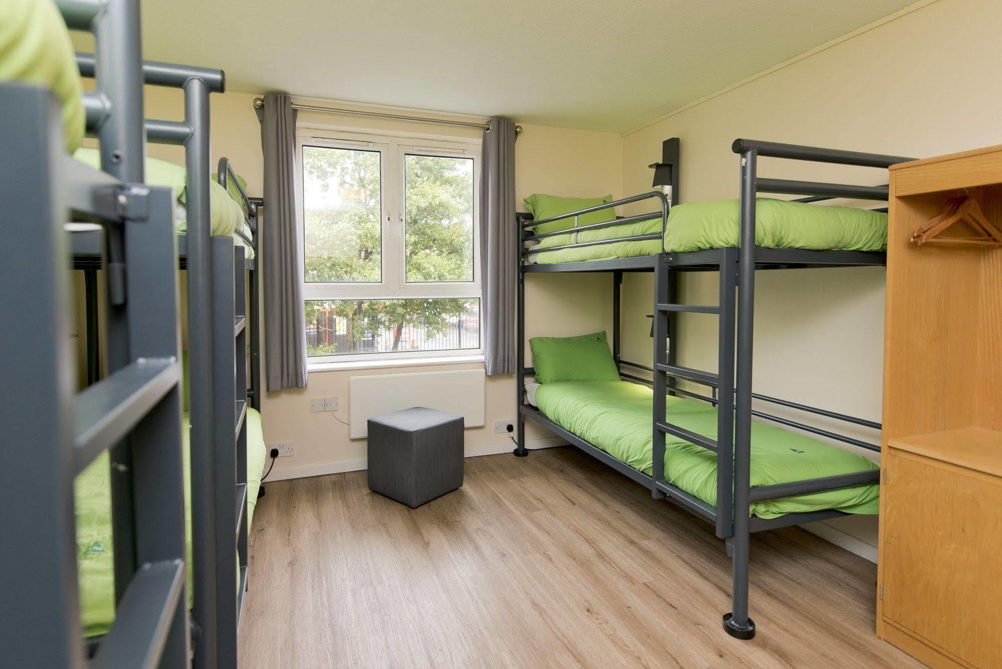 Yha Dock Hostel *