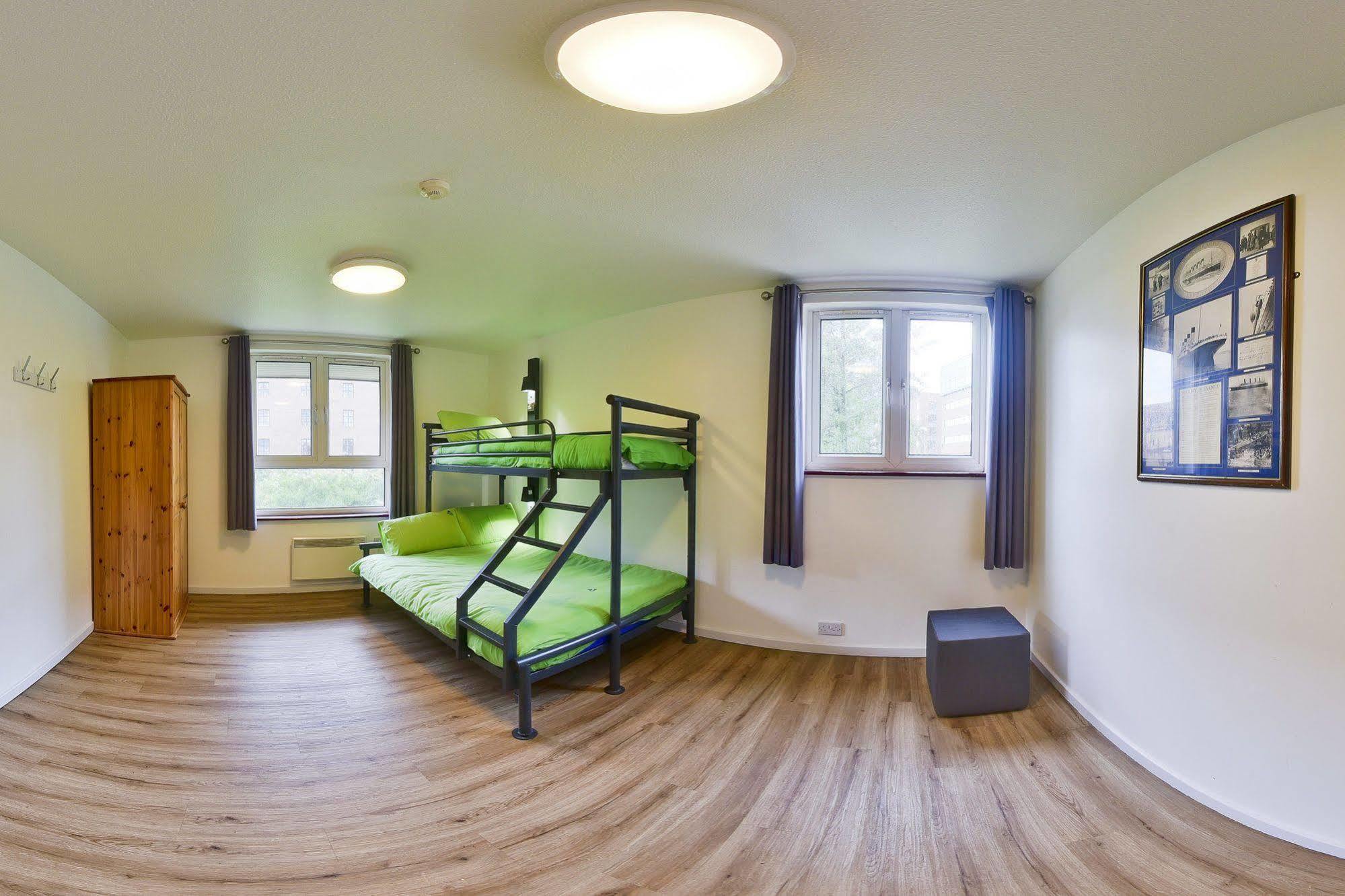 Hostel Yha Dock *