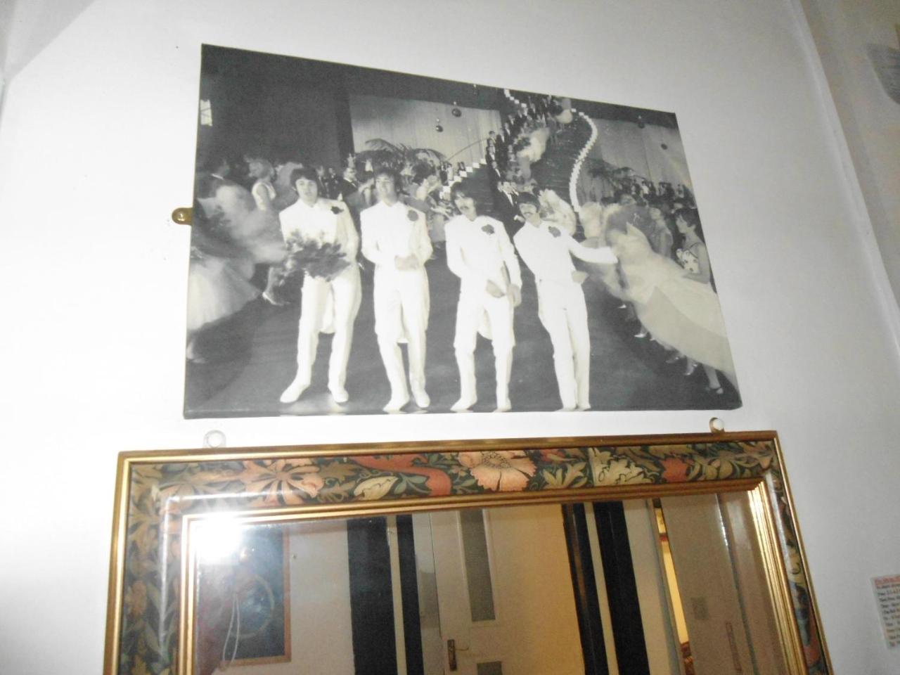 Liverpool Lodge 3*