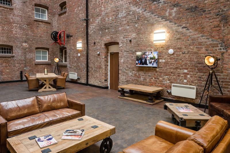Caro Short Main Bridewell Aparthotel