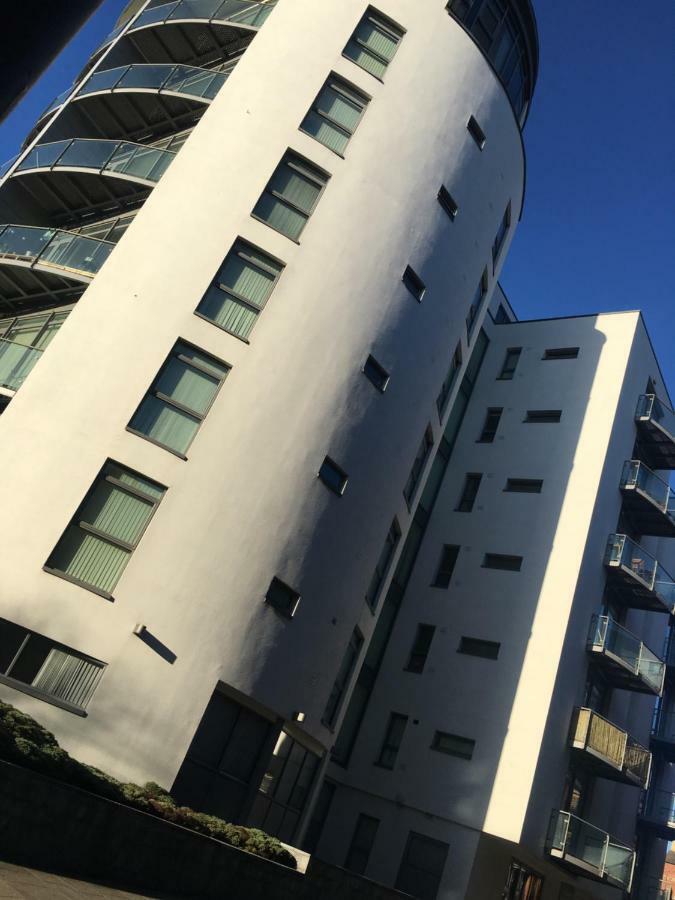 Apartment Serviced In Centre - Free Parking - Balcony - By Happy Days Liverpool