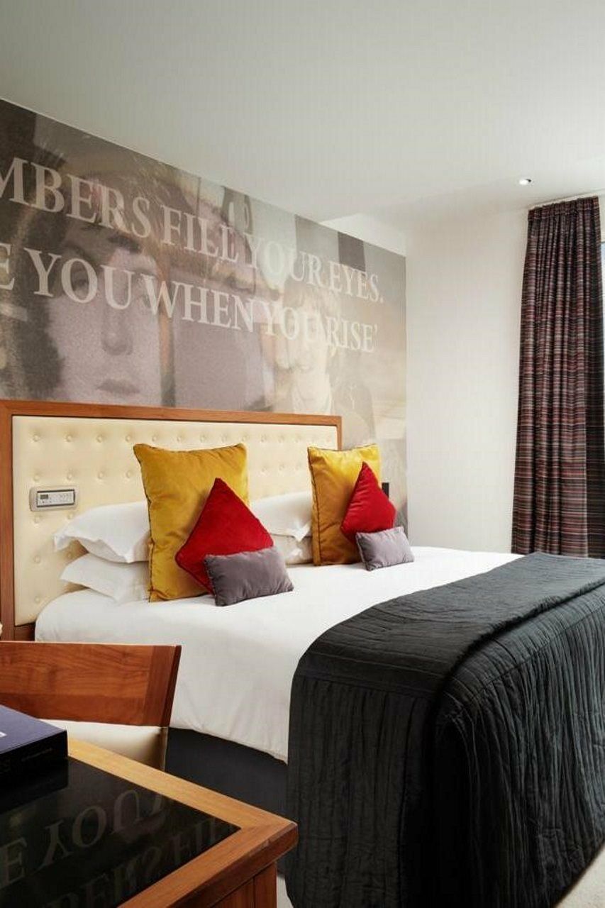 Hard Days Night 4* Liverpool