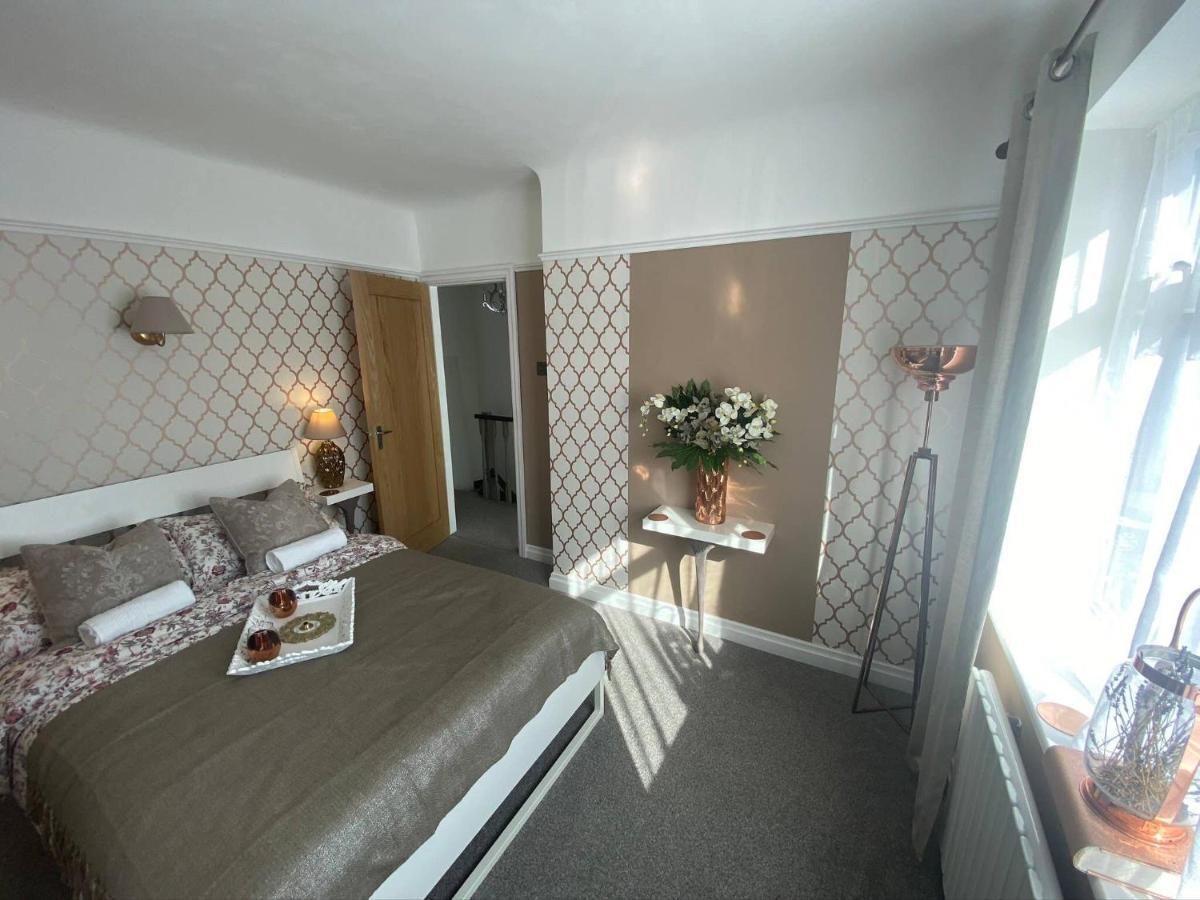 Luxury 5* With Secret Garden And Free Parking Holiday home Liverpool