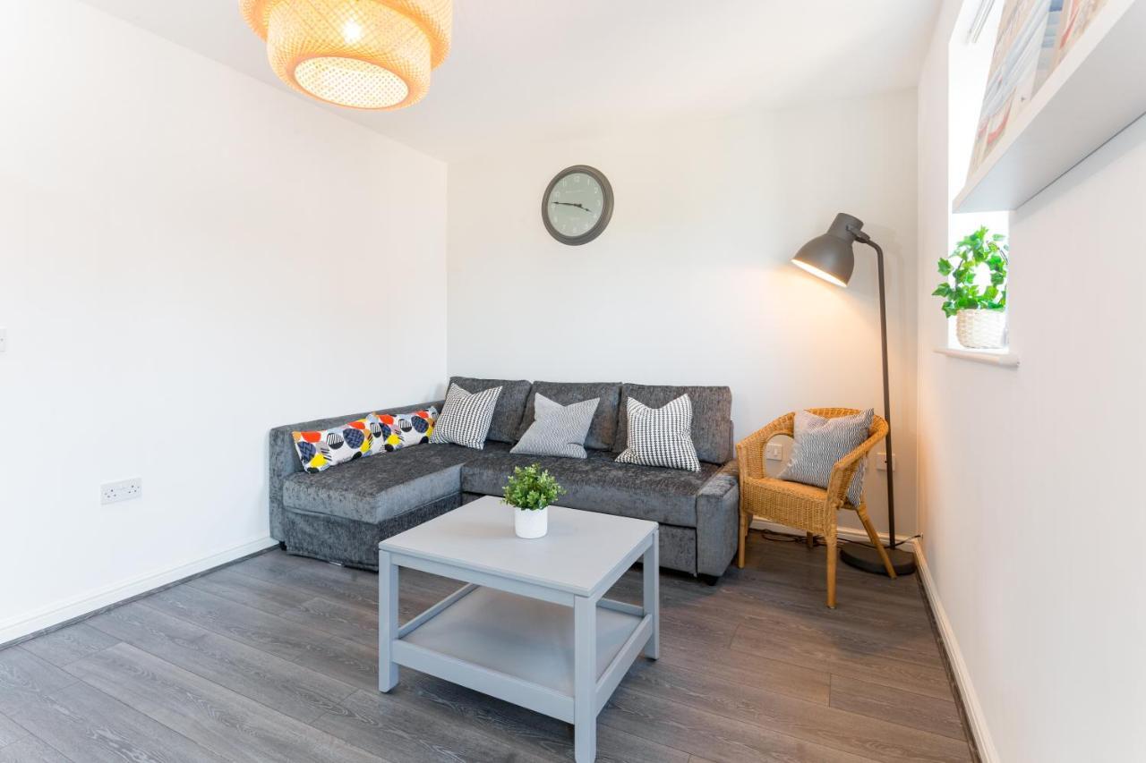 Spacious Contractor House For Large Groups - Private Parking By Short Liverpool