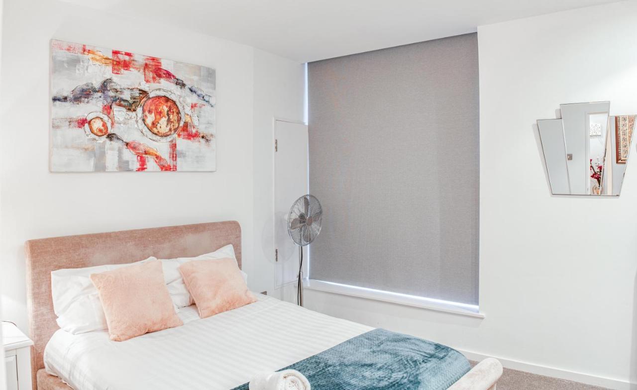 Super Prime Centre Modern 3 Bed