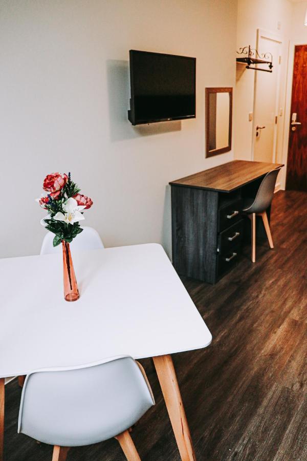 Vincent House Apartment *
