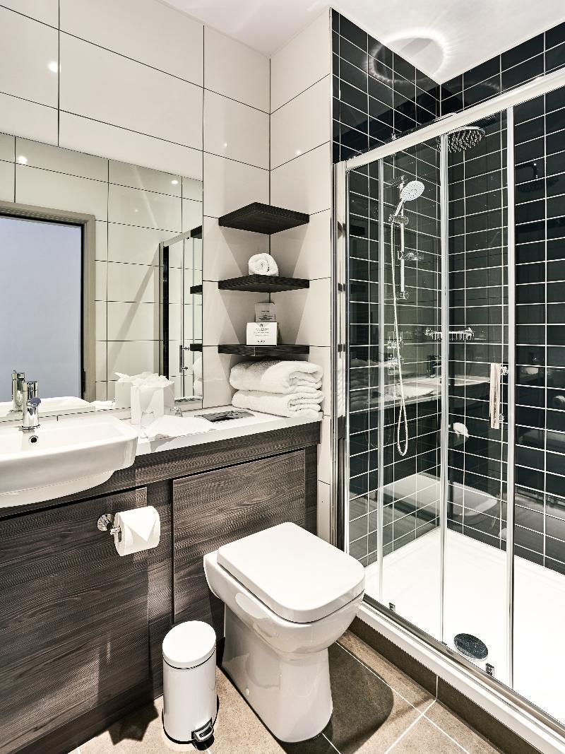 Aparthotel Quest Centre 4*