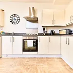 Host Liverpool - Rooms In Spacious Coliving And Coworking Home With Garden
