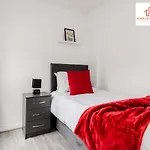 Stylish Home 8 Guests - Liverpool - Free Wifi & Parking By Hinkley Homes Short Lets & Serviced Accommodation